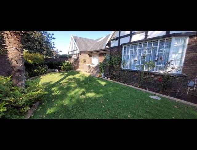 3 BEDROOM TOWNHOUSE FOR SALE IN BRACKENHURST
